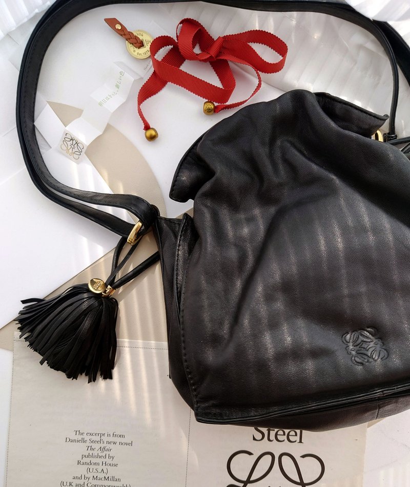 带尘袋稀有 Loewe Flamenco 迷你束口袋肩背包斜挎包单肩包束绳包 - 侧背包/斜挎包 - 真皮 黑色
