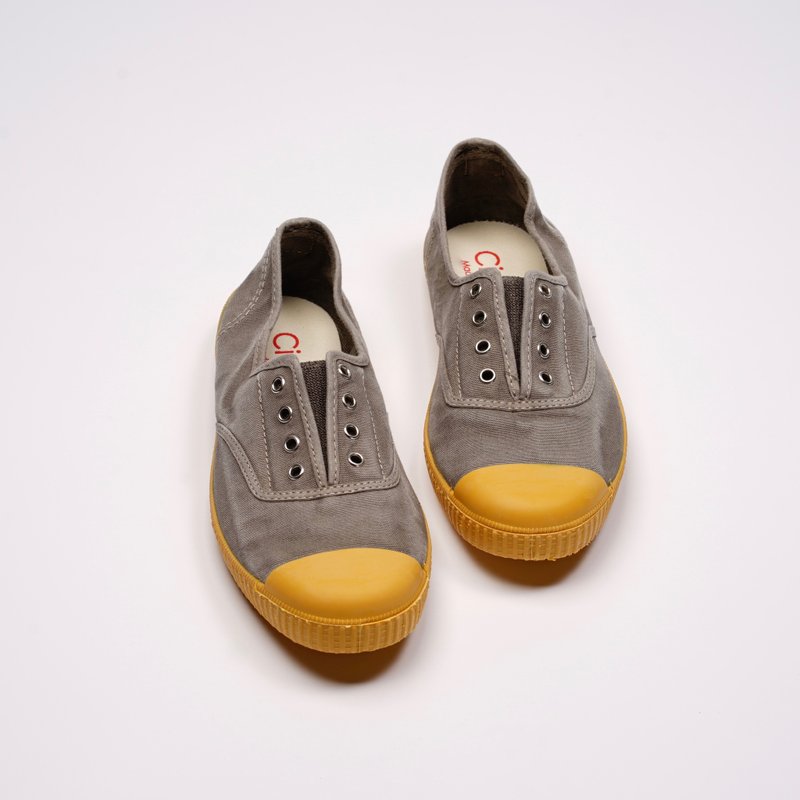 西班牙帆布鞋 CIENTA J70777 170 浅灰色 黄底 洗旧布料 大人 - 女款休闲鞋 - 棉．麻 灰色