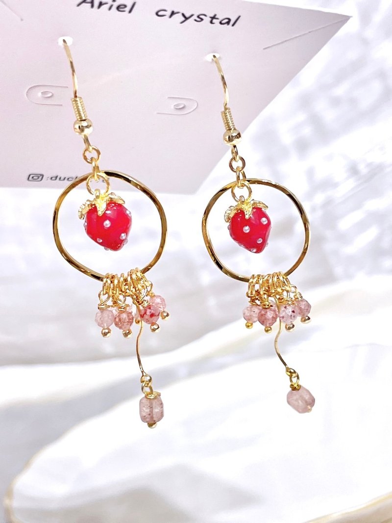 草莓造型圆形框搭配草莓晶14K保色耳环 - 手链/手环 - 其他金属 