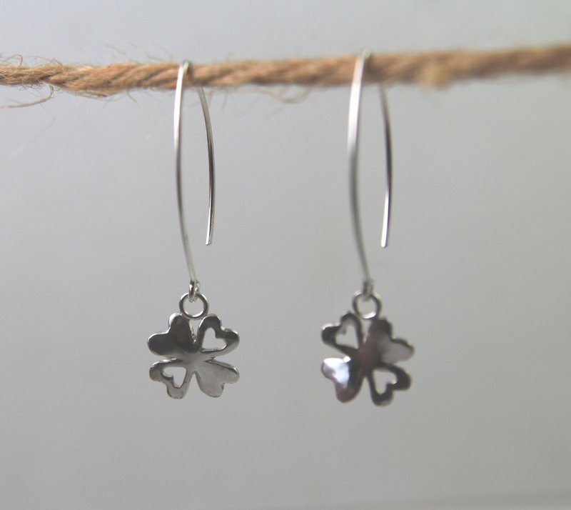 【纯银幸运草耳环】垂坠耳环/优雅/双倍幸运 - 耳环/耳夹 - 纯银 银色