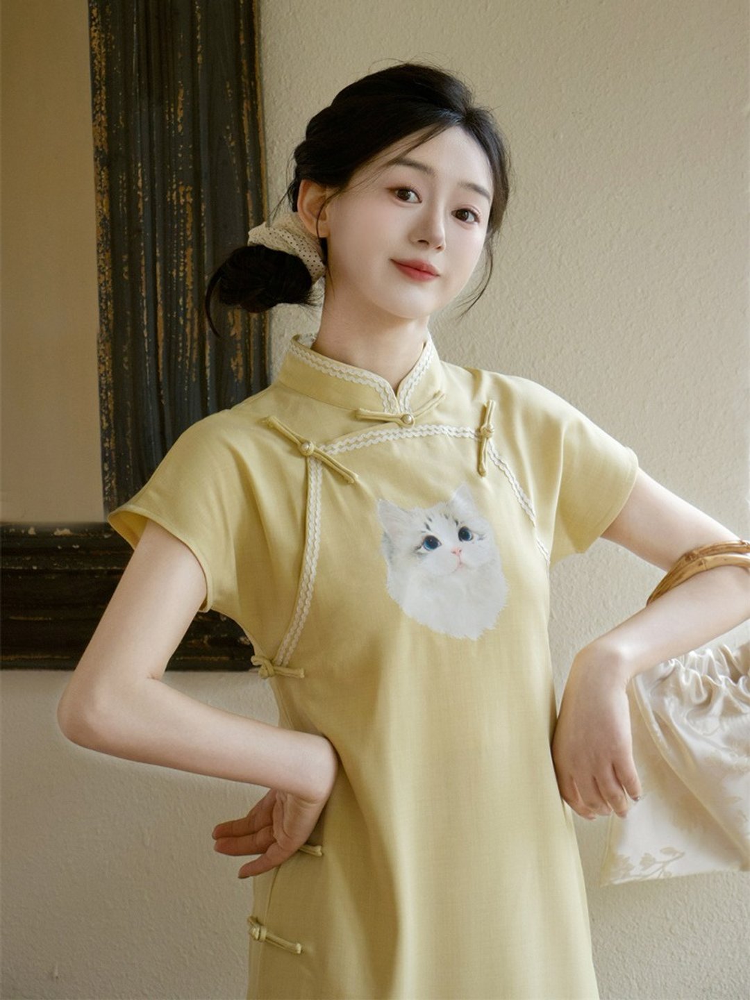 鵝黃色貓貓可愛少女旗袍 古法中長款全開襟旗袍 小個子少女洋裝 - 旗袍 - 其他人造纤维 黄色
