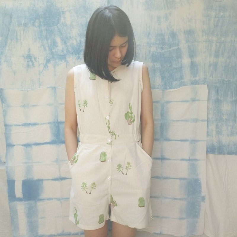 linnil: LAST ONE! Cactus romper - sleeveless jumpsuit / limited printed on 100% cotton - 女装背心 - 棉．麻 绿色