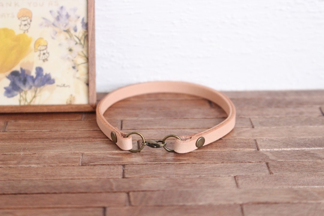Genuine Leather Leather Strap Beige - 吊饰 - 真皮 卡其色