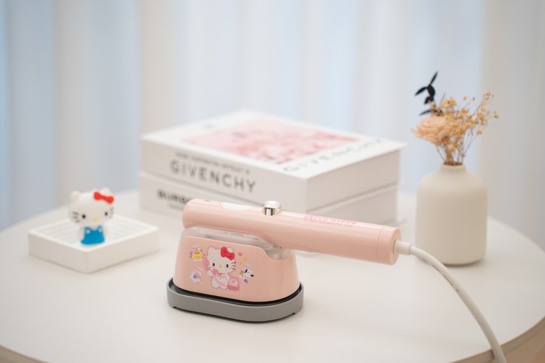 Hello Kitty 50周年限定版 Hello Kitty两用蒸气熨斗 - 其他小家电 - 陶 粉红色