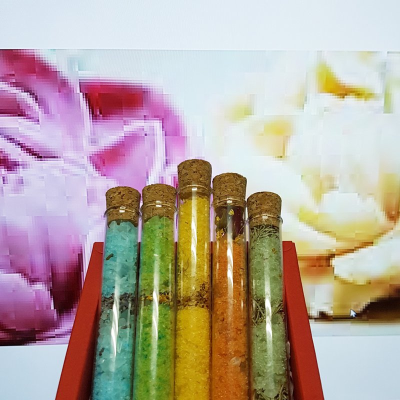 抗菌舒缓花草浴盐精油套组 天然海盐 天然精油 天然花草 制菌 - 沐浴用品 - 其他材质 多色