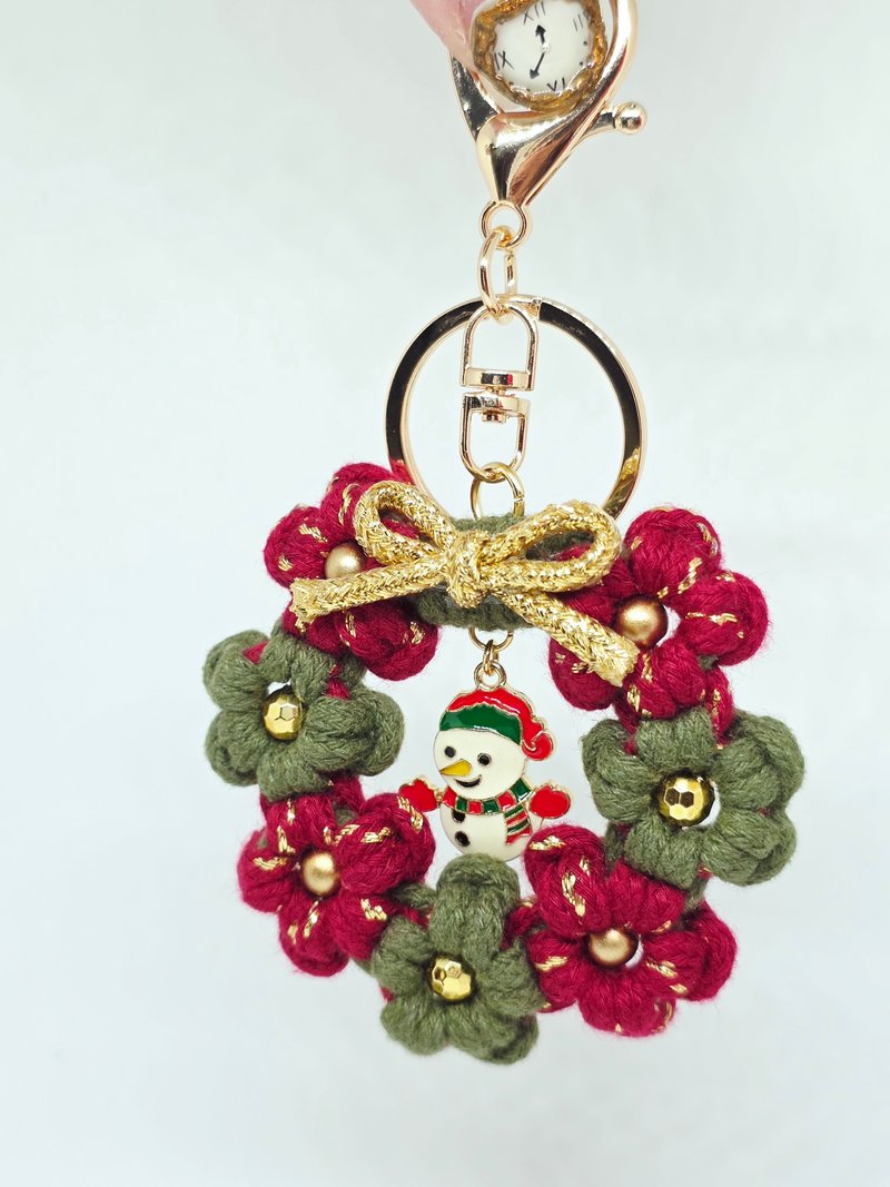 F.S.H 圣诞款设计。复古红绿色。编织款掌心迷你花环。吊饰钥匙圈 - 吊饰 - 棉．麻 红色