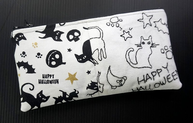 万圣节刺绣小包 - 零钱包 - 棉．麻 黑色