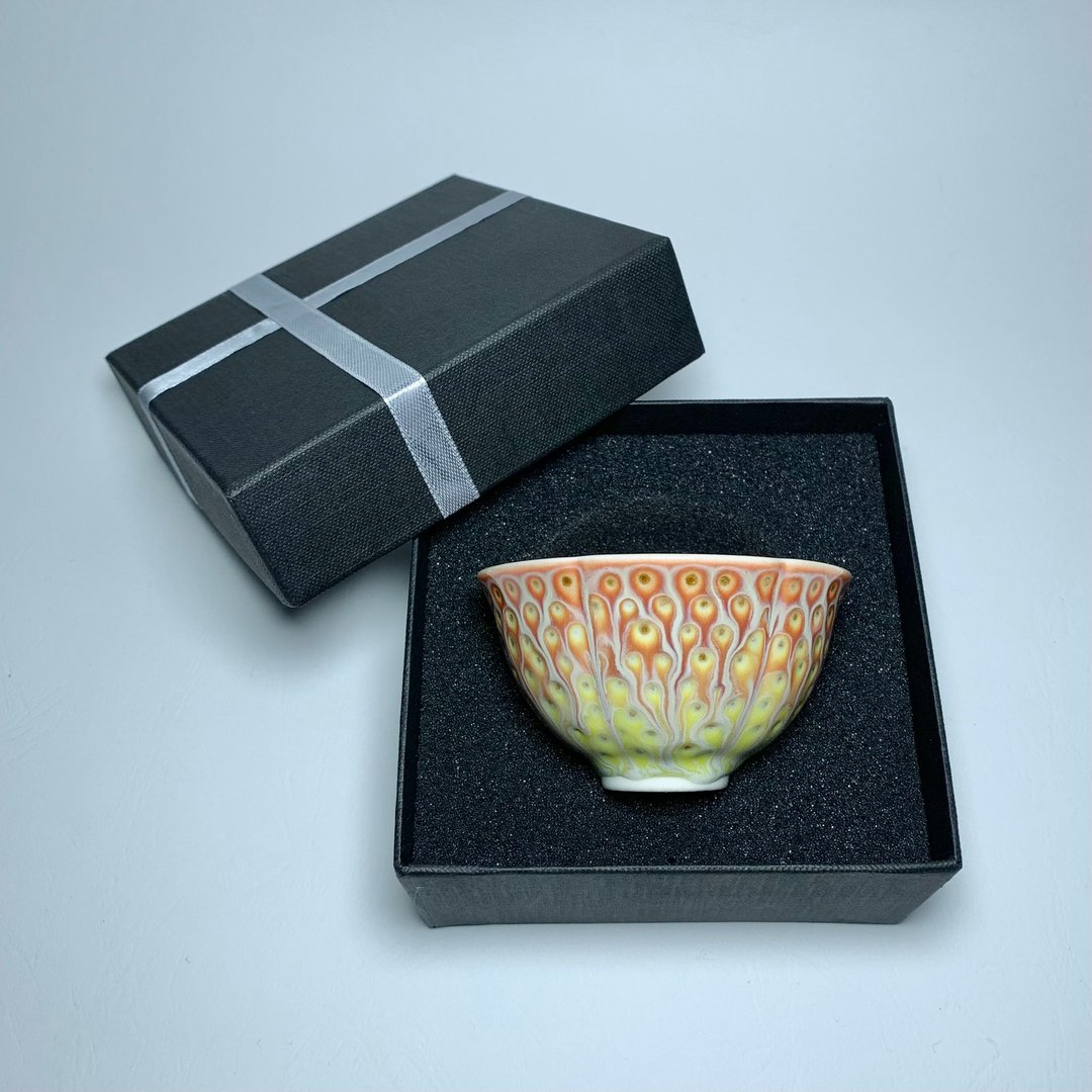 孔雀开屏 葵花杯 80ml 邱毓宁 莺歌制 A10-20 - 茶具/茶杯 - 瓷 多色
