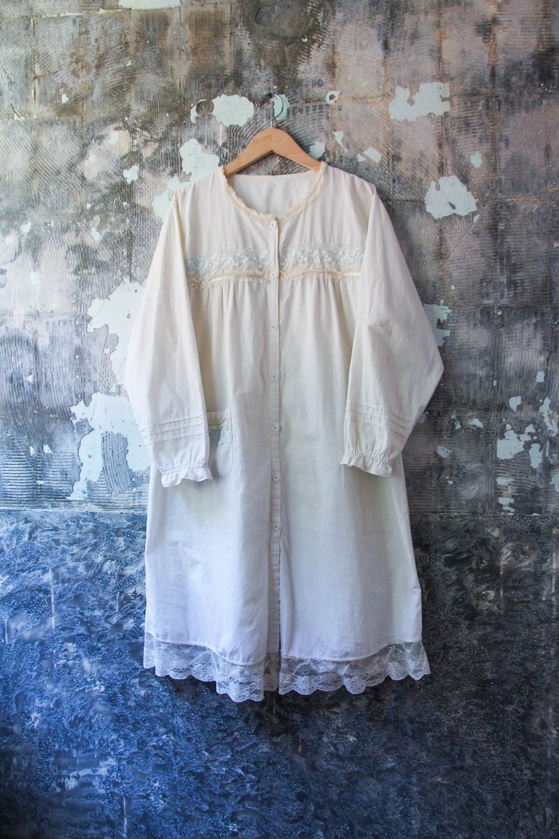 Vintage 蕾丝花边舒适长袖棉质睡衣 - 洋装/连衣裙 - 棉．麻 
