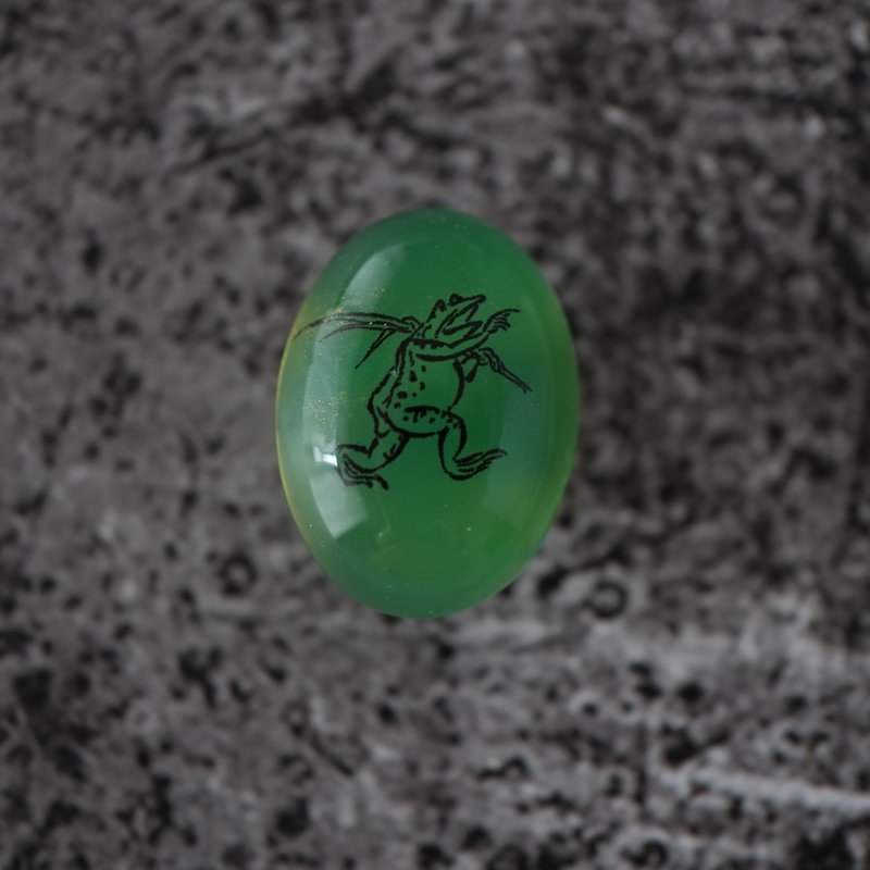 绿玛瑙与鸟兽人物戏画的腰带扣 马尾钩 胸针 - 胸针 - 宝石 绿色