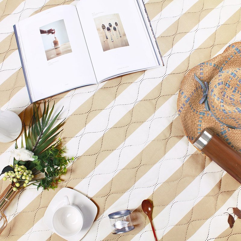 特厚铺棉防泼水野餐垫/帐篷地垫/防寒垫 摩卡派对 - 野餐垫 - 聚酯纤维 卡其色