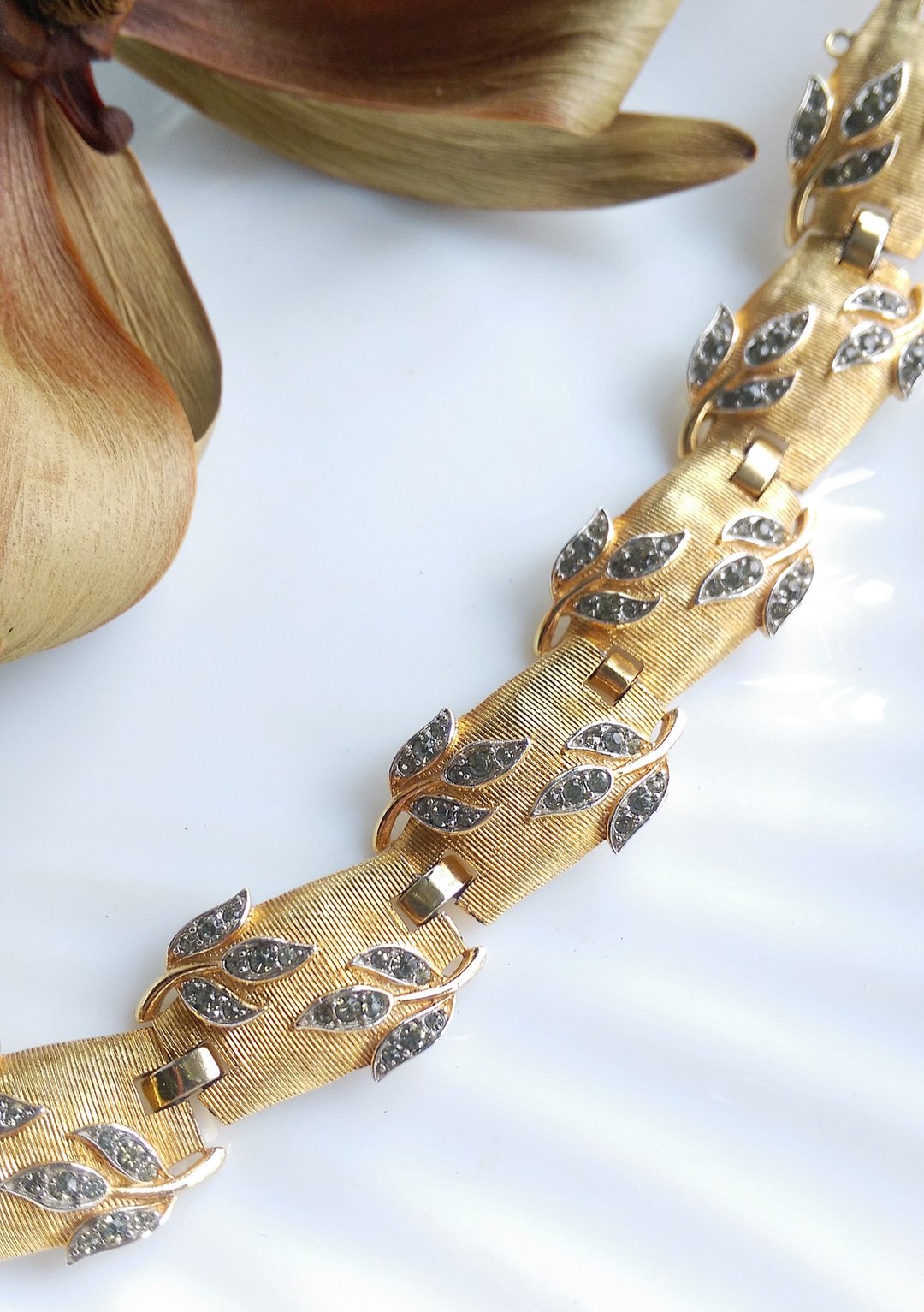 Vintage Jewelry 西洋古董饰品 Trifari Garden of Eden 手链 - 手链/手环 - 其他金属 金色