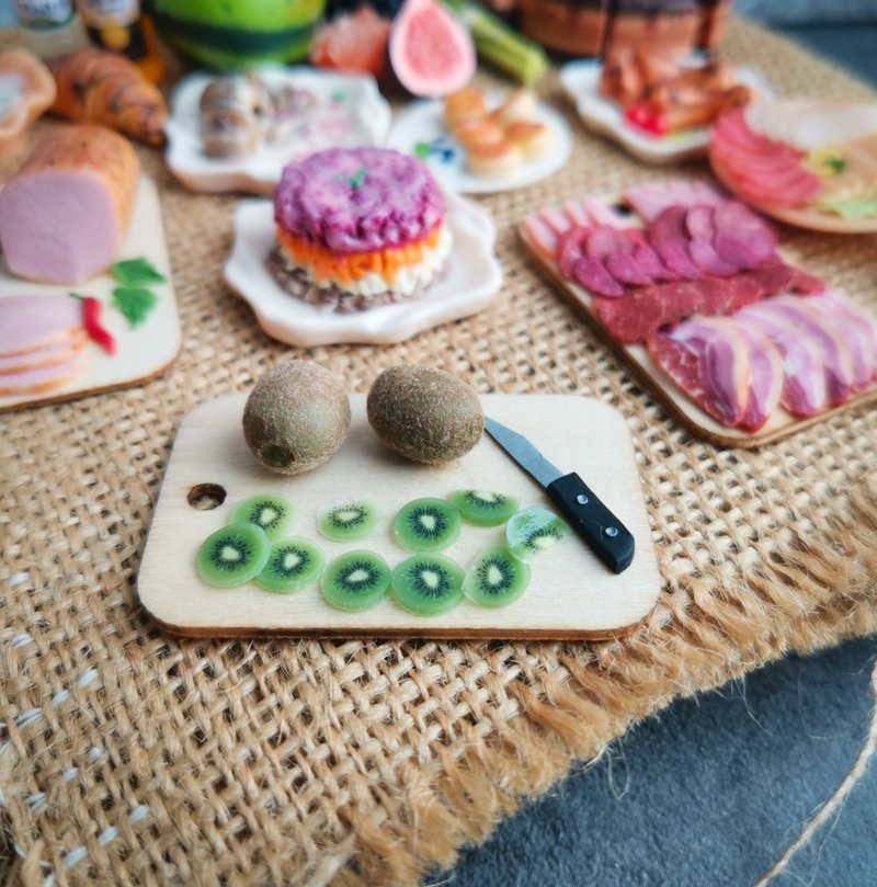 逼真的芭比食物 1/6 比例奇异果片熟食板 玩具屋食物 - 其他 - 粘土 多色