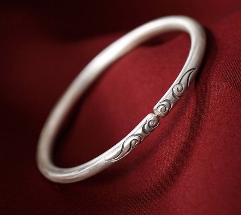 Solid 999 Pure Silver Ethnic Fine Jewelry Thai Silver Totem Vintage Bangle - 手链/手环 - 纯银 银色