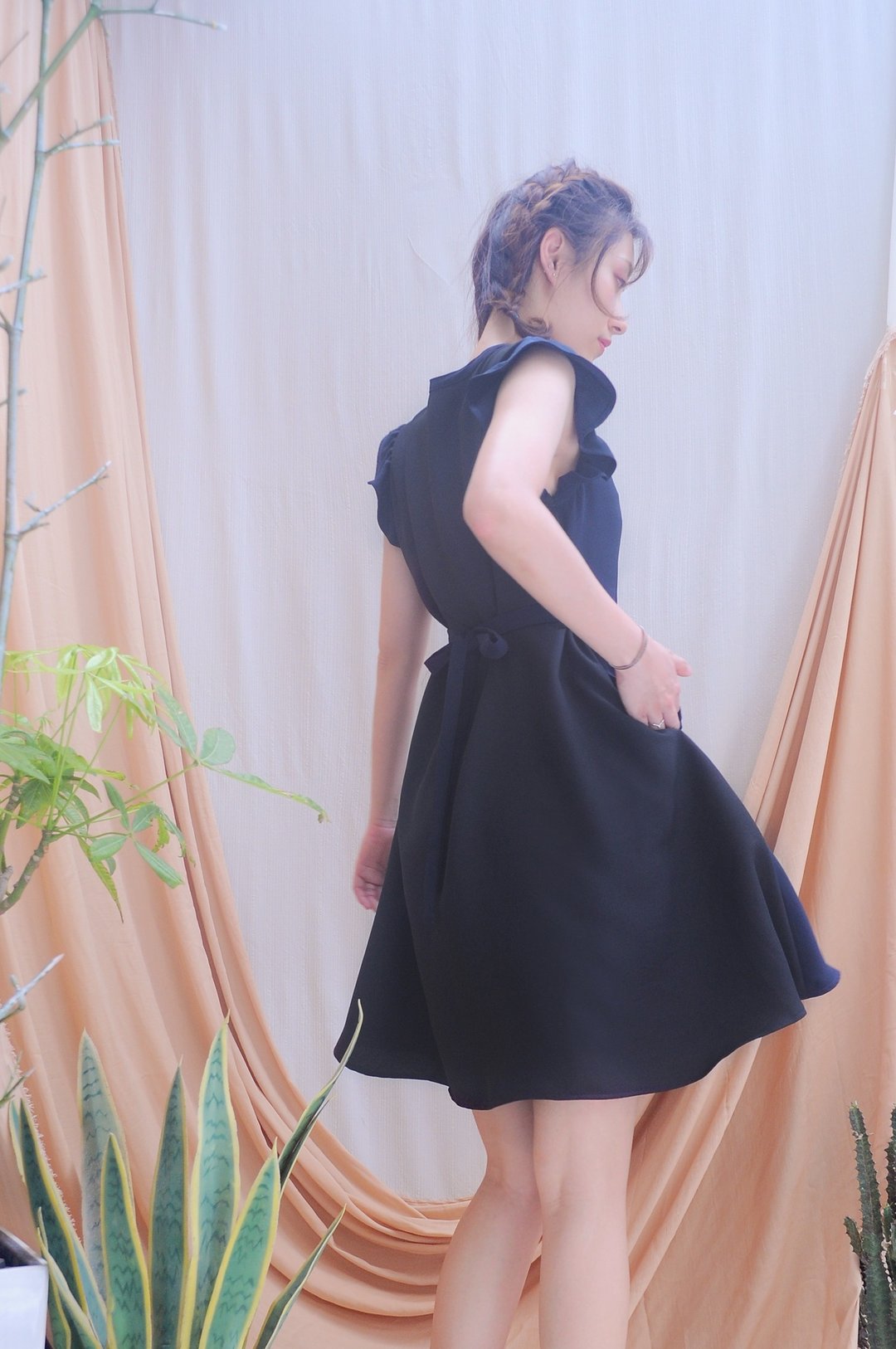 Vanessa Dress Ruffle袖束腰连身裙(蓝拼黑) - 洋装/连衣裙 - 棉 黑色