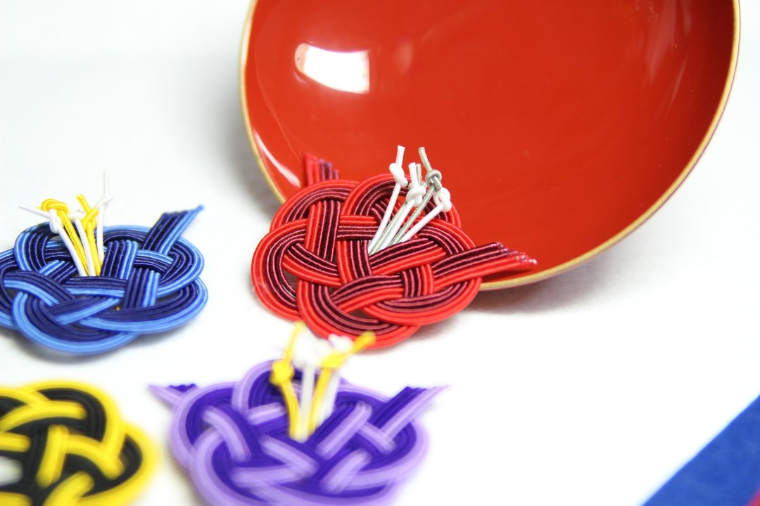 japanese style brooch / mizuhiki / japan / accessory / flower / - 胸针 - 丝．绢 多色
