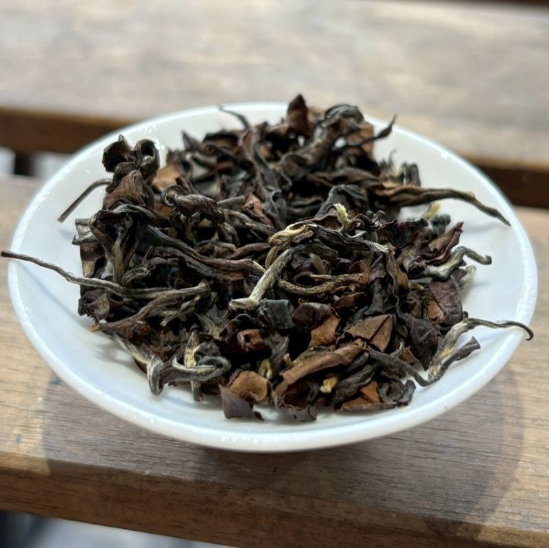 【八方茶业】台湾苗栗东方美人茶 - 茶 - 纸 金色