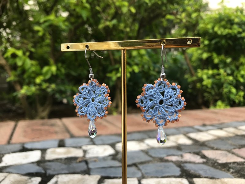 手织蕾丝水晶耳环 礼物 Swarovski水晶 耳夹 - 耳环/耳夹 - 棉 蓝色