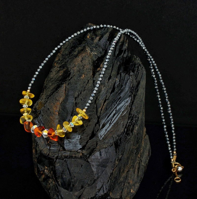 曰本记忆合金水晶颈链系列 钛赫兹 14KGF Swarovski配珠 琥珀颈錬 - 手链/手环 - 宝石 