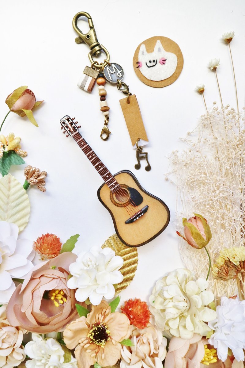 【民谣吉他】mini guitar 迷你模型吊饰 支持香港反送中 - 吊饰 - 木头 金色