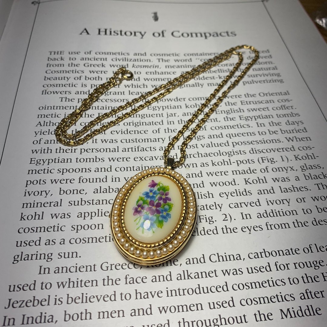Vintage AVON 珍珠花朵相片盒项链 - 其他 - 其他金属 