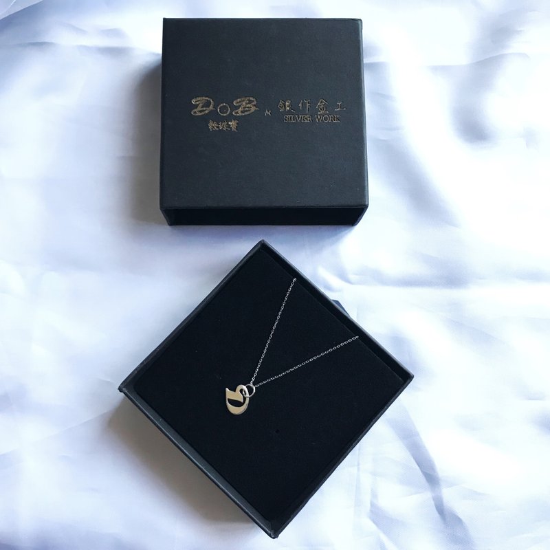 纯银字母坠子 - 手链/手环 - 纯银 银色