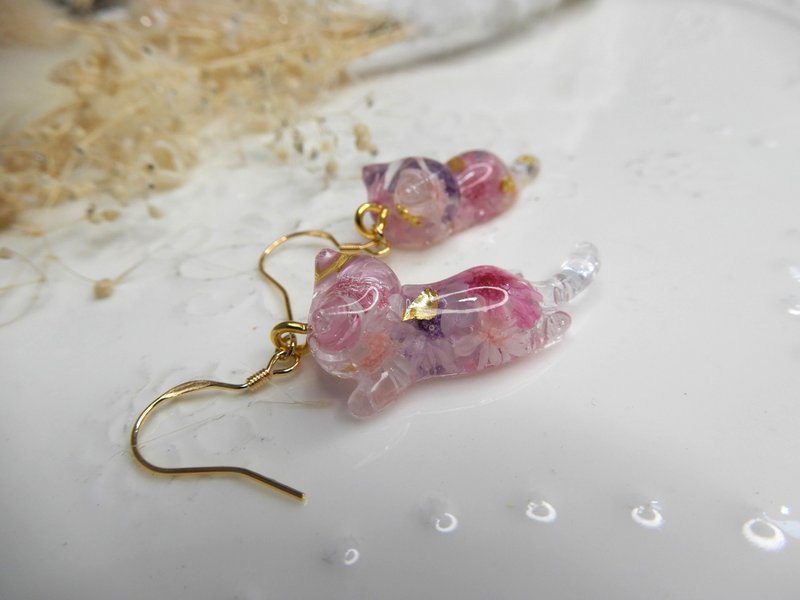 趴趴猫咪永生花垂墬耳环 耳勾 耳夹 - 耳环/耳夹 - 其他金属 红色