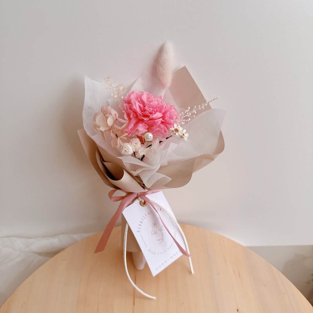 优雅气质仿珍珠款 | 永生花花束、母亲节小花束、永生花康乃馨 - 干燥花/捧花 - 植物．花 多色