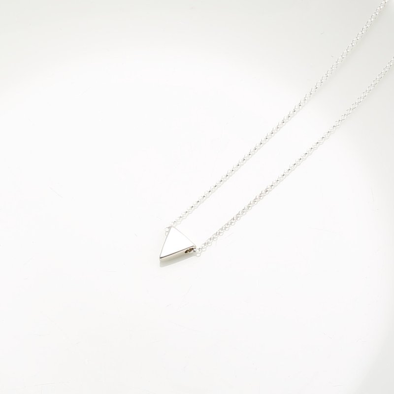 【Angel & Me】简约 几何 三角形 s925纯银 项链 生日 情人节礼物 - 锁骨链 - 纯银 银色