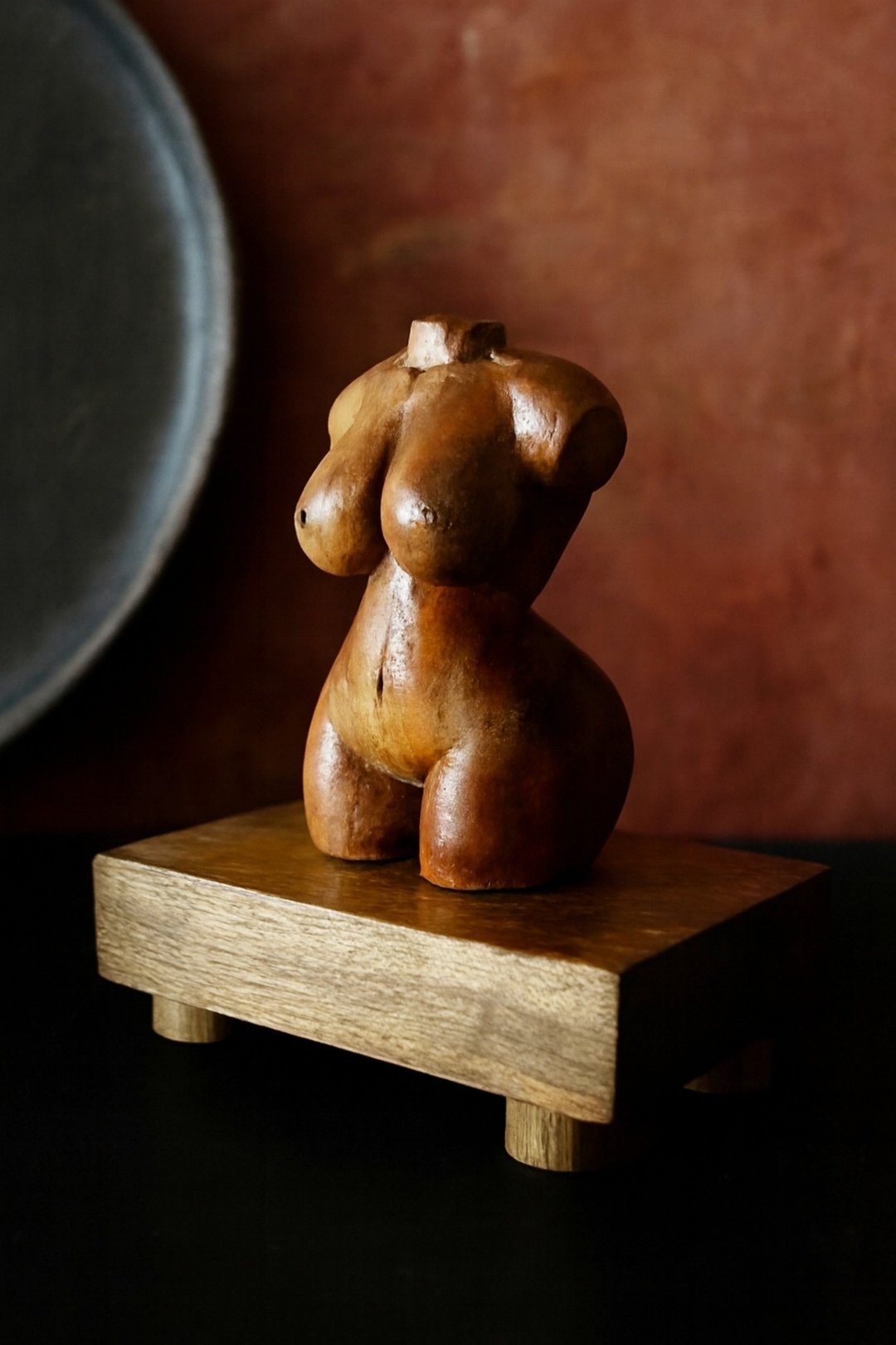 Wooden bust. Handcarved. Walnut wood. Osmo coated. - 其他 - 木头 