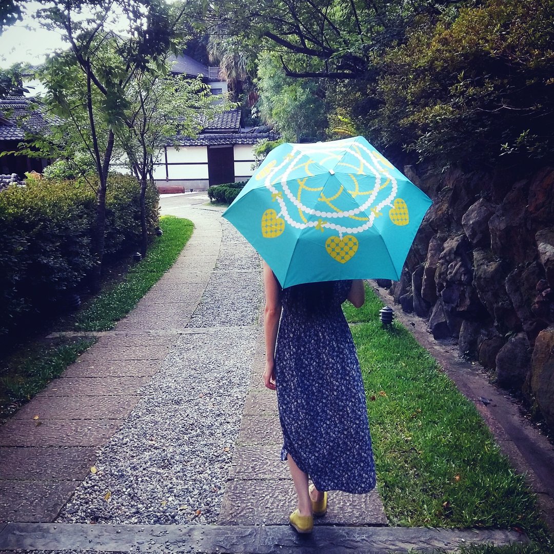 手开折伞 防晒超轻设计晴雨伞 - 珍珠项链 - 雨伞/雨衣 - 防水材质 蓝色