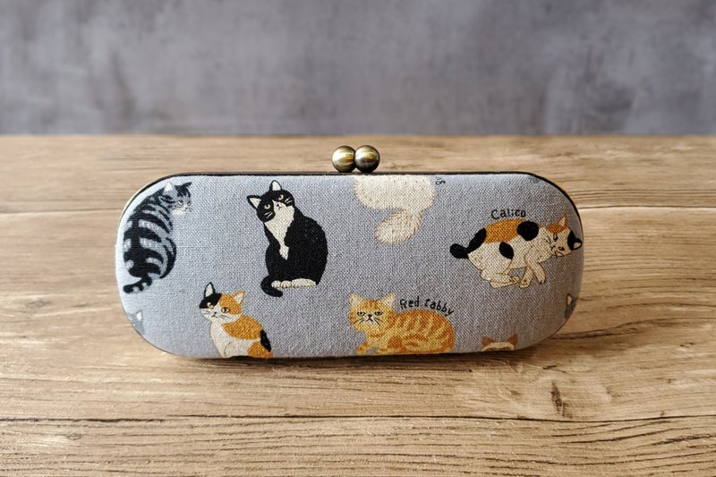 猫咪日常款  日本布 眼镜盒 笔盒 口金盒  Cat猫咪 - 眼镜盒/眼镜布 - 棉．麻 