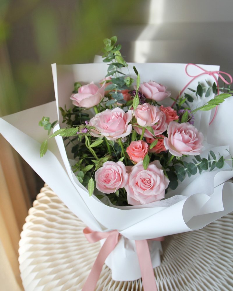 Petite Rose 粉红玫瑰 鲜花花束 告白 情人节 生日花束 - 干燥花/捧花 - 植物．花 