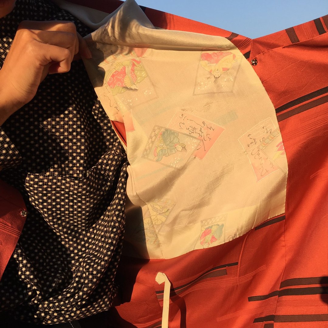 红色方形古着日本和风和服羽织道行外套 - 女装休闲/机能外套 - 丝．绢 
