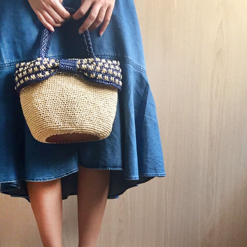 纯手工夏日蝴蝶结编织包-棉质拉菲草 - 手提包/手提袋 - 棉．麻 蓝色