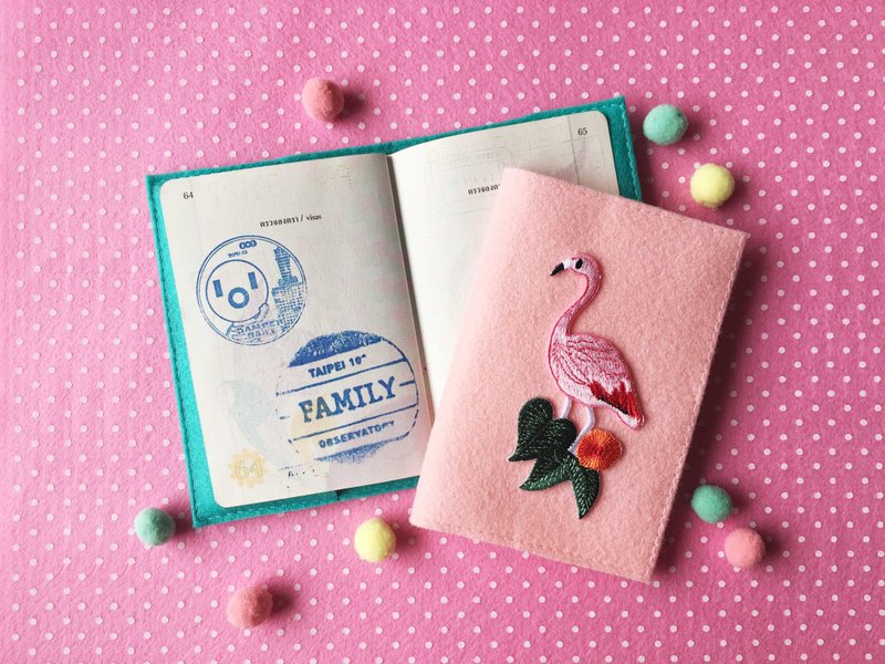 Summer, flamingo, cactus iron-on patch passport cover - 护照夹/护照套 - 其他材质 粉红色