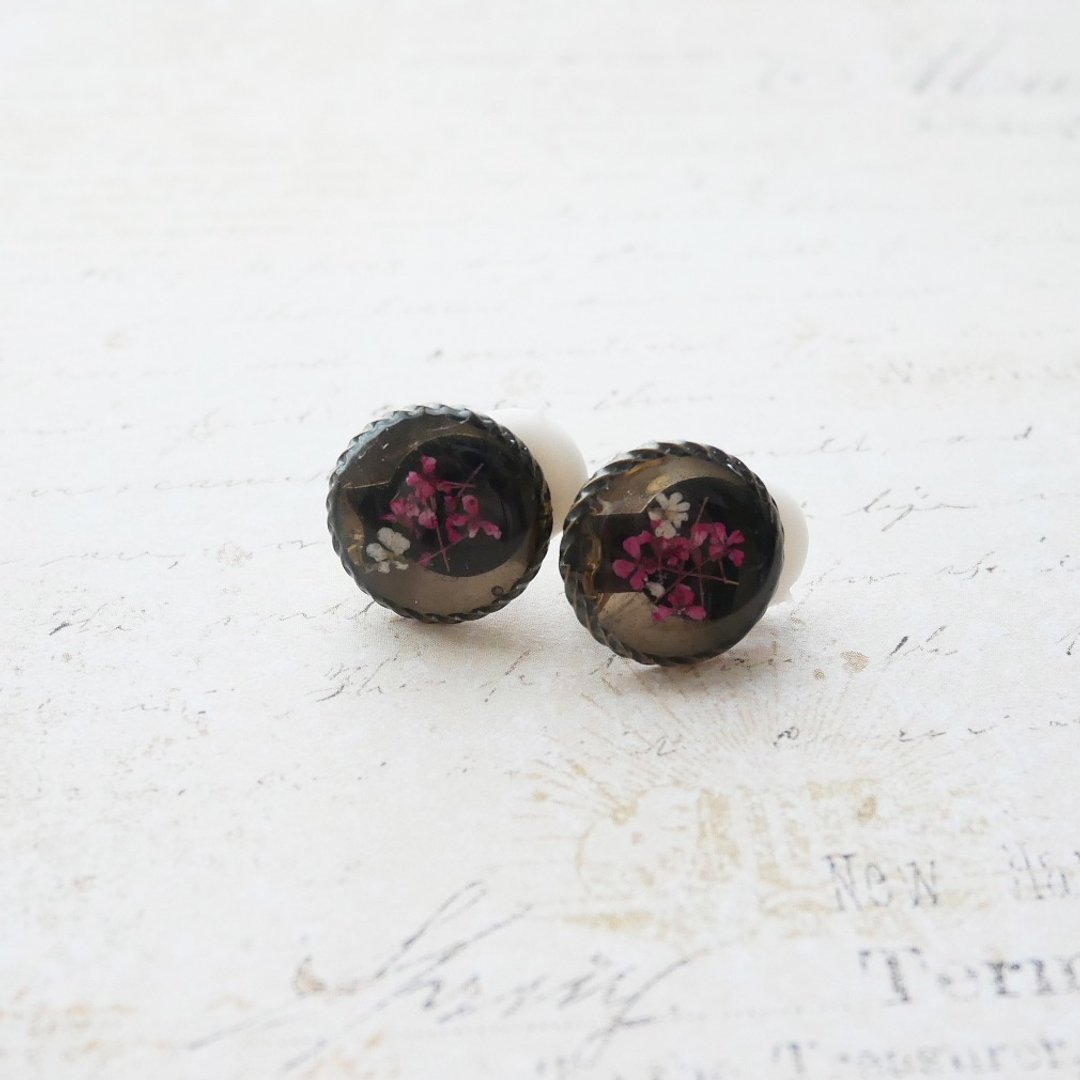 Pressed flower earrings - 耳环/耳夹 - 树脂 黑色