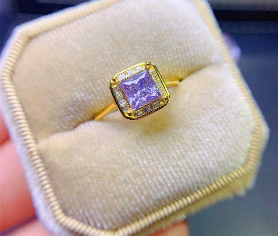 1 Ct Light Purple Moissanite Ring, Gorgeous Moissanite Ring, Unique Moissanite - 戒指 - 其他材质 银色