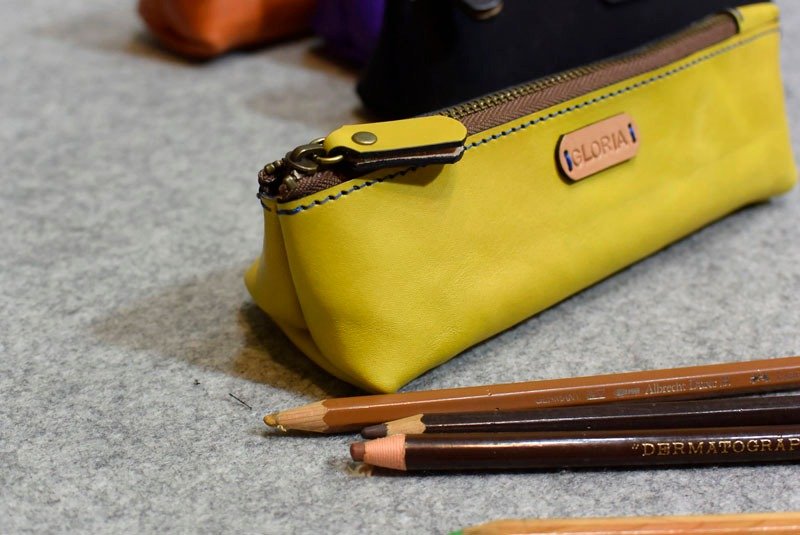 YOURS手工皮件 真皮拉链式三角立体笔盒。芥黄色皮革 - 铅笔盒/笔袋 - 真皮 