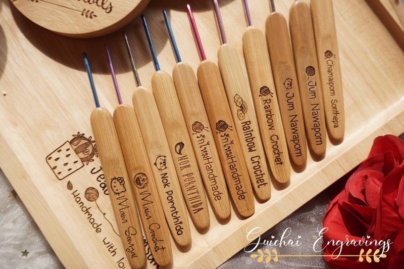 刻名字的钩针 - 编织/刺绣/羊毛毡/裁缝 - 木头 咖啡色