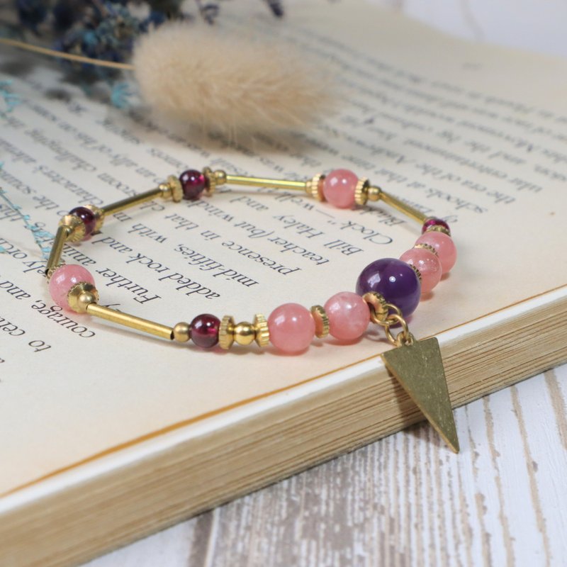 三角恋情  黄铜手链  红纹石/石榴石/紫水晶/母亲节 礼物  定制化 - 手链/手环 - 铜/黄铜 粉红色