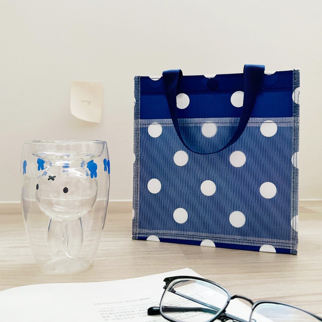 Sunny Bag-小方形防水购物袋-蓝底白点 - 手提包/手提袋 - 其他材质 蓝色