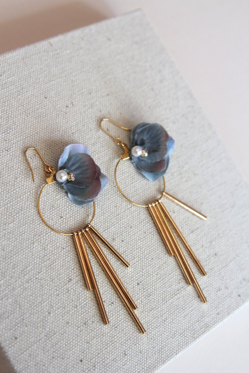 耳环 饰品 配件饰品 首饰 花耳环 花办耳环 珍珠耳环 木棉珠 干花耳环 粉色系列 复古系 少女风 日系作品 仙女饰品 - 耳环/耳夹 - 植物．花 白色