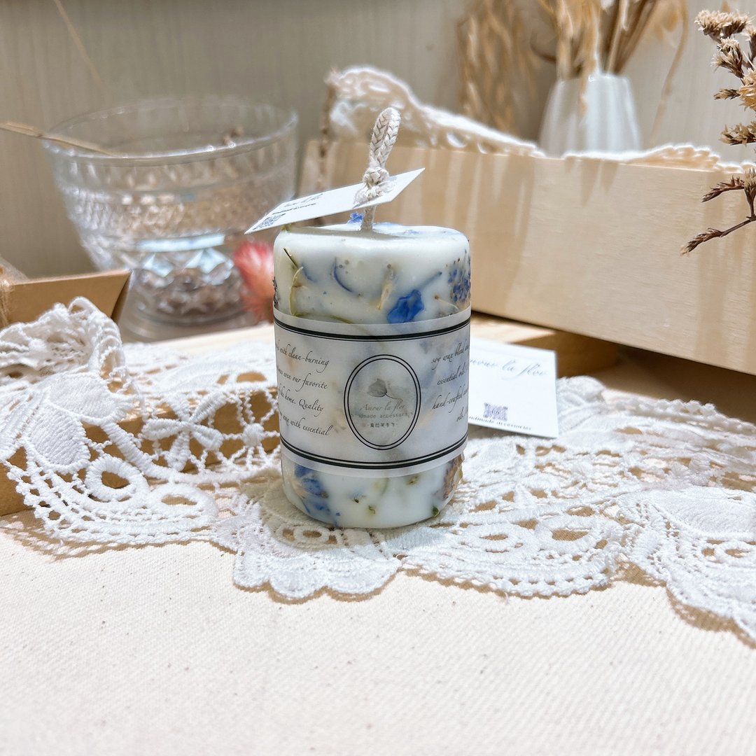 【莫拉芙手作设计】 干燥花手工蜡烛 大豆蜡烛 香氛蜡烛 湛蓝飞燕 - 蜡烛/烛台 - 蜡 蓝色