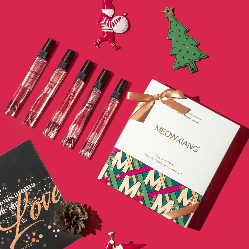 【圣诞包装礼物】圣诞款五入喷雾礼盒/独家/期间限定款/交换礼物 - 香薰/精油/线香 - 浓缩/萃取物 黑色