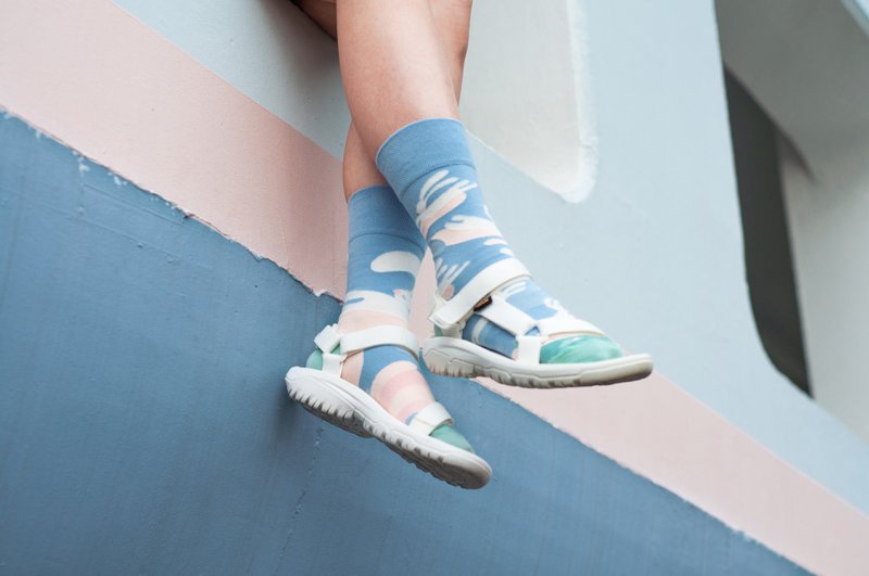 兔子的天空城堡 - 不对称袜 鸳鸯袜 - 袜子 - 棉．麻 粉红色