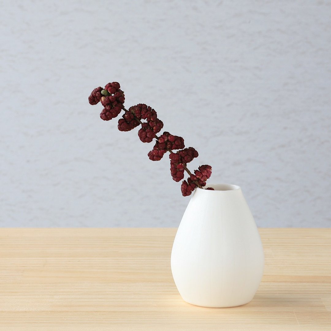 白色瓷器手工花瓶 日本制 - 花瓶/陶器 - 瓷 白色