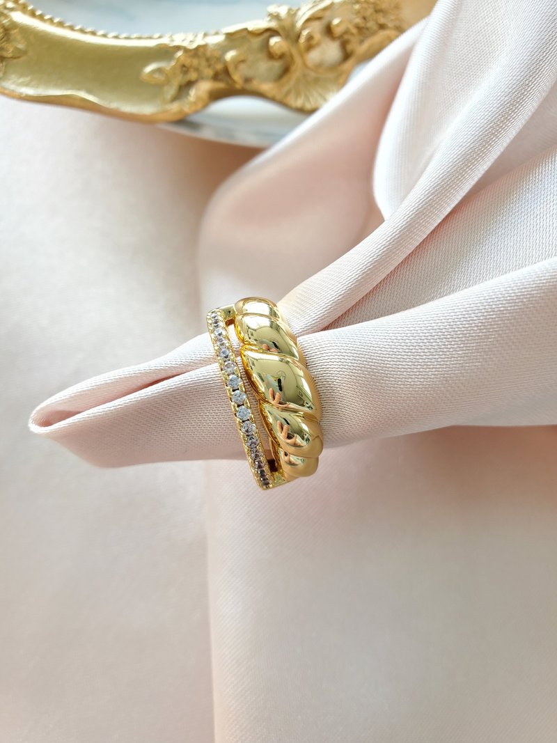 黄铜镀 18K 金麻花戒指 ~ 可颂戒指 ~ 双层戒指 ~ 镶钻戒指 - 戒指 - 铜/黄铜 金色