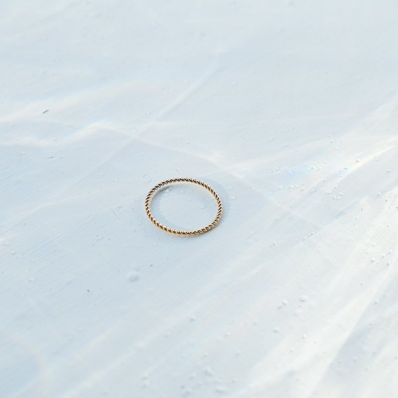 麻花戒 简约款 上班轻松带 14K 包金 注金 水洗不退色 - 戒指 - 贵金属 黄色