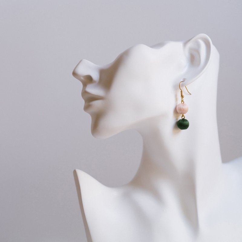双酱果 植物果实 垂坠耳环 珊瑚粉 绿色 耳勾or耳夹 - 耳环/耳夹 - 棉．麻 粉红色
